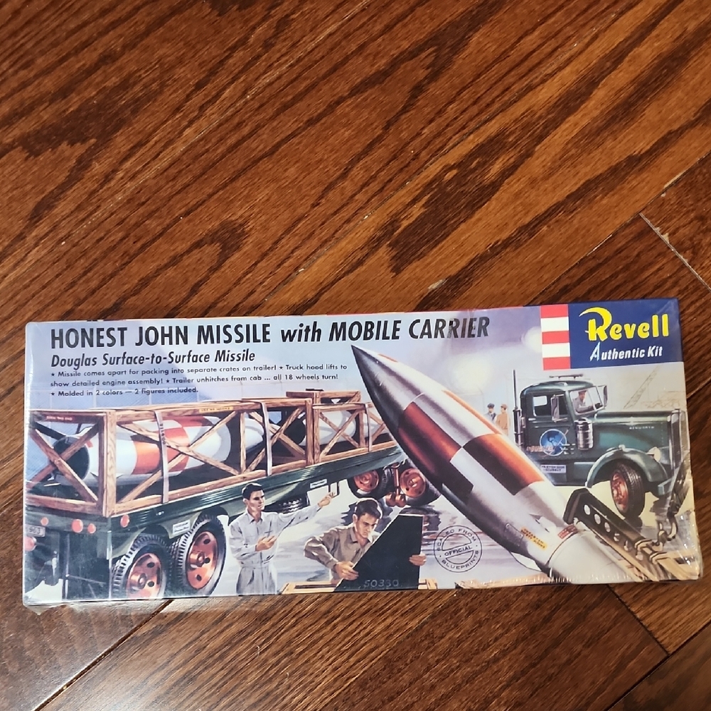 Revell HONEST JOHN MISSILE WITH MOBILE CARRIER MODEL KIT